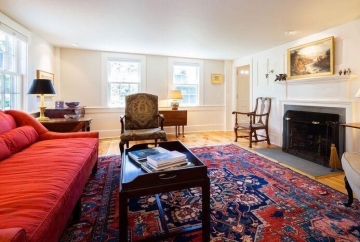 Persian and Oriental Rugs Aren’t the Same – Here’s Why