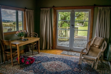 How to Position Your Rug: Expert Tips from Interior Decorators