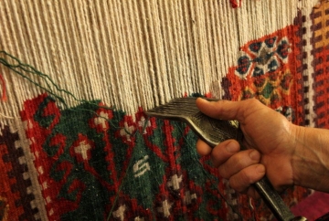 Your Complete Guide to Hand-Knotted Rugs and Their Types